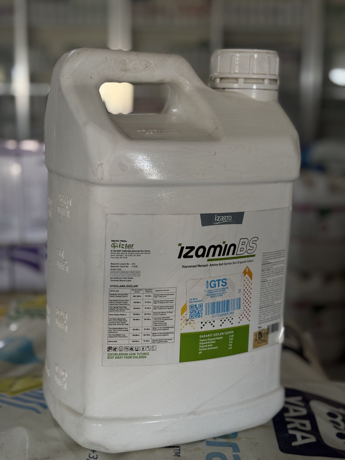 İztar İzaminBS Hayvansal Menşeili Aminoasit içeren Sıvı Organik Gübre 10 Litre