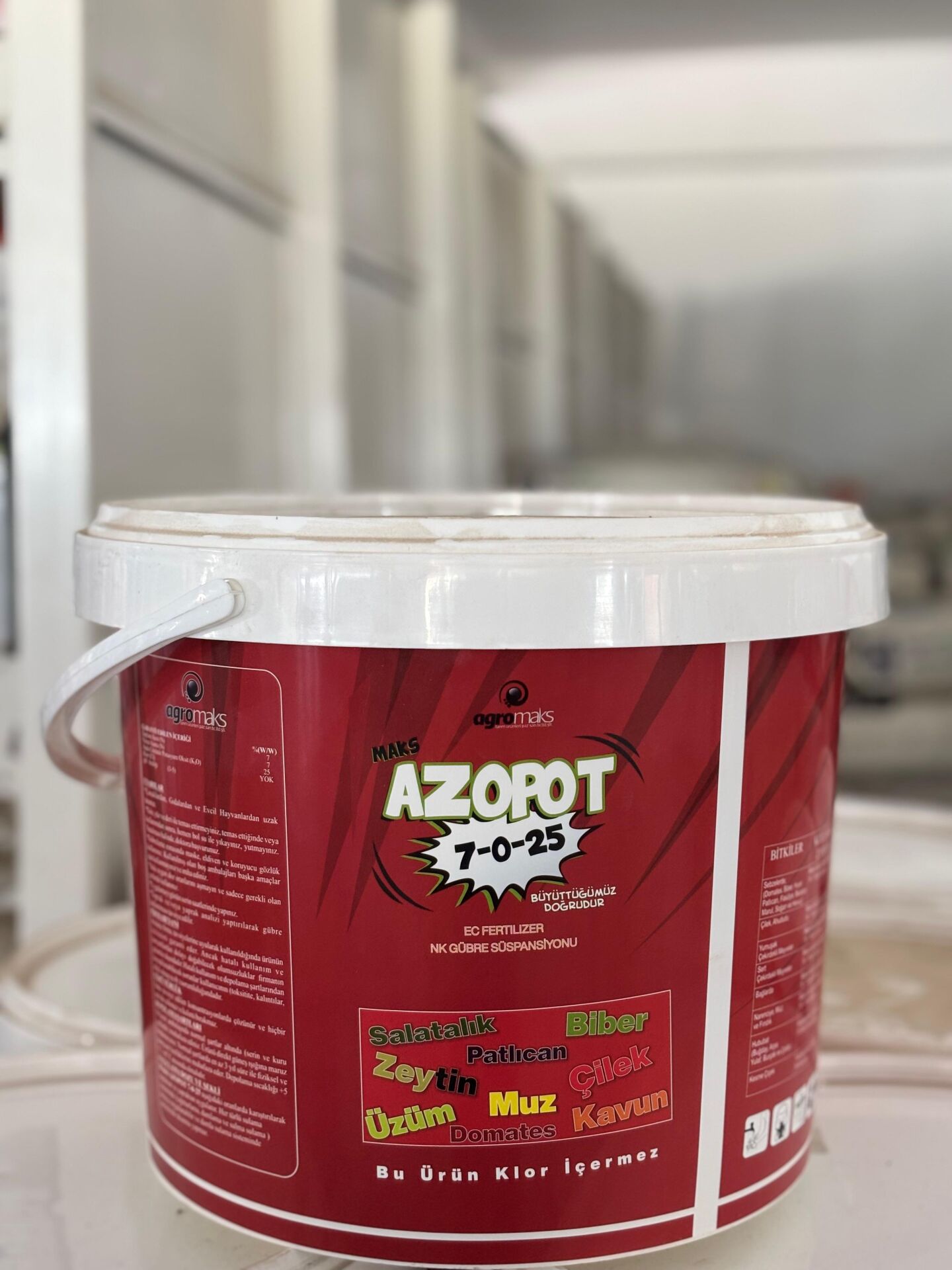 Agromaks AZOPOT Meyve Büyütücü - Şişirici ve Renklendirici Kova Gübre 7-0-25 15 Litre