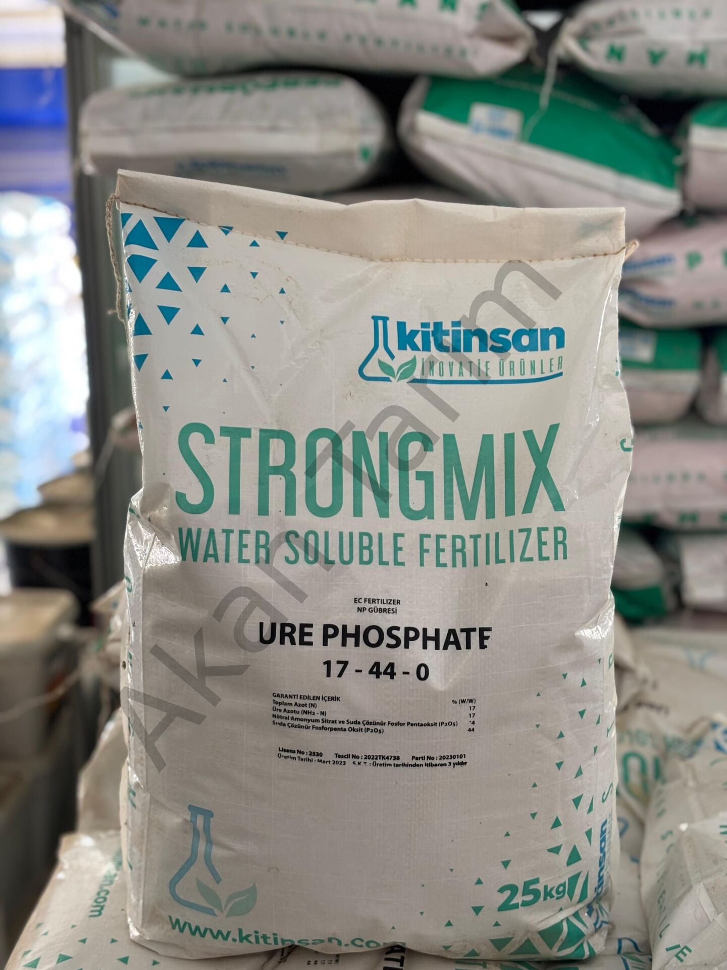 Kitinsan P44 Üre ve Fosfat içerikli 17-44-0  NP Damlama Gübresi 25 Kg